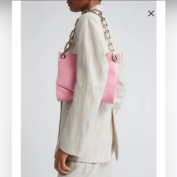 Loubitwist Chain Leather Shoulder Bag ❤️❤️❤️Brand New Never Used❤️❤️❤️ - Picture 7 of 8